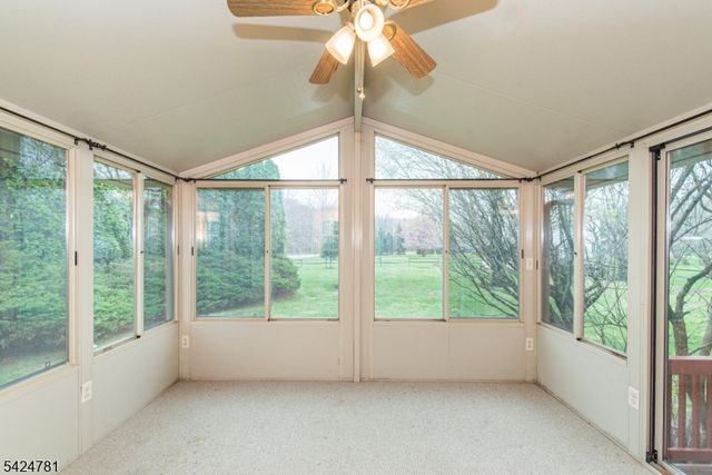 1 Old Timbers Ct, Roxbury Twp., NJ 07847