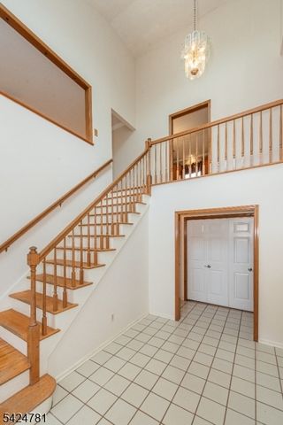 1 Old Timbers Ct, Roxbury Twp., NJ 07847