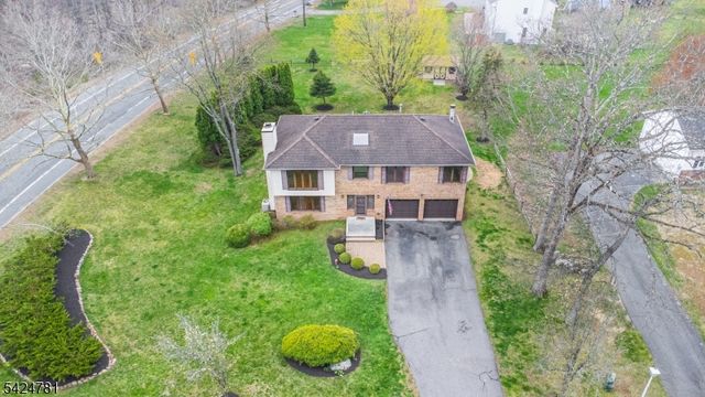 1 Old Timbers Ct, Roxbury Twp., NJ 07847