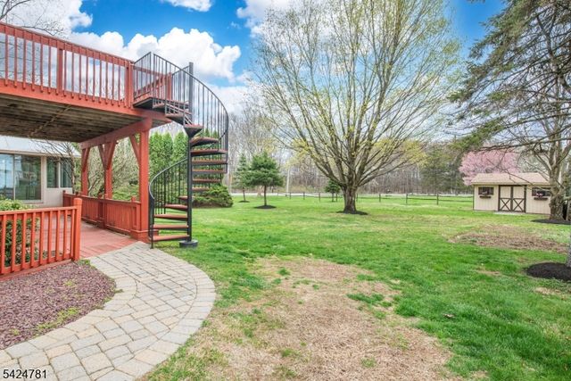 1 Old Timbers Ct, Roxbury Twp., NJ 07847