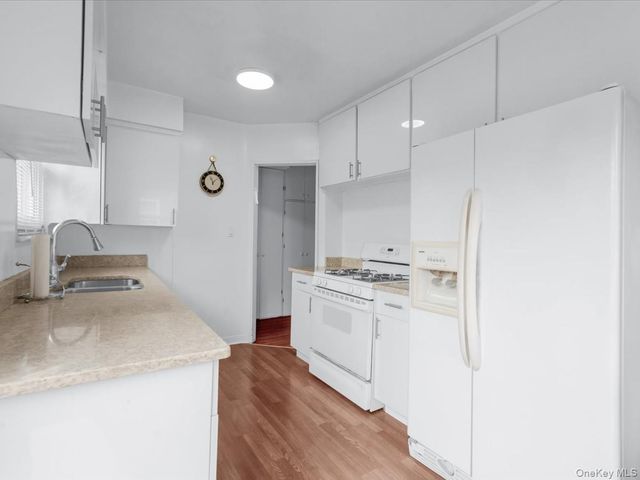 15314 76th Road, Flushing, NY 11367