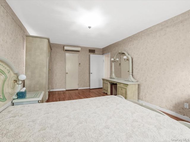 15314 76th Road, Flushing, NY 11367