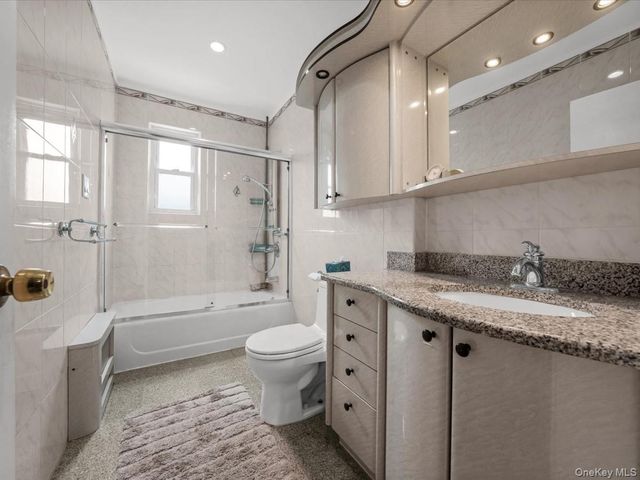 15314 76th Road, Flushing, NY 11367