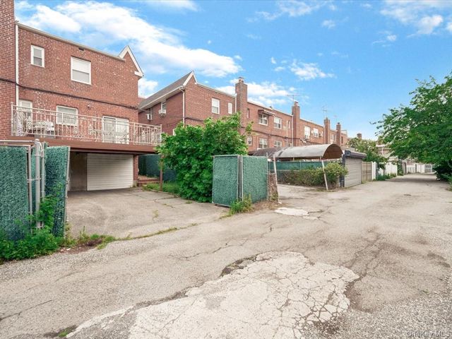 15314 76th Road, Flushing, NY 11367