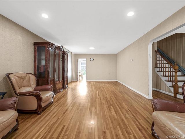 15314 76th Road, Flushing, NY 11367
