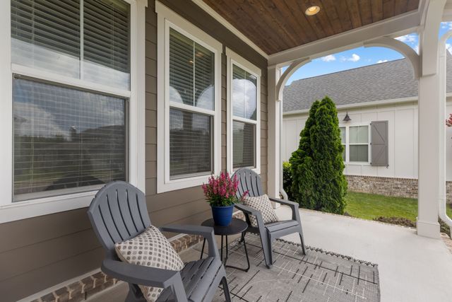 998 Spruce Ridge Ln, Spring Hill, TN 37174