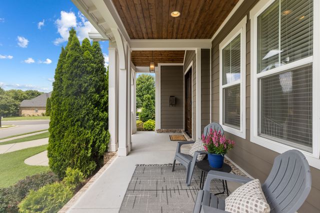 998 Spruce Ridge Ln, Spring Hill, TN 37174