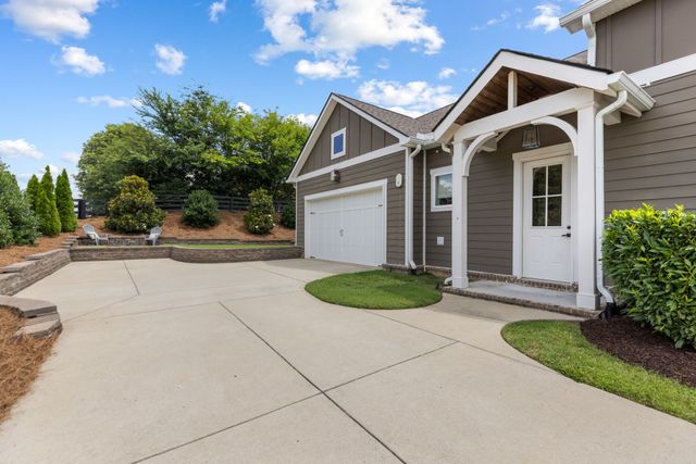 998 Spruce Ridge Ln, Spring Hill, TN 37174