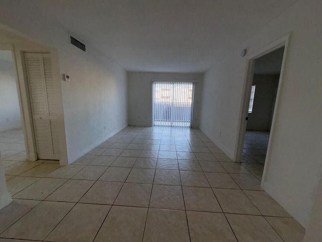 1095 W 77th Street 209, Hialeah, FL 33014