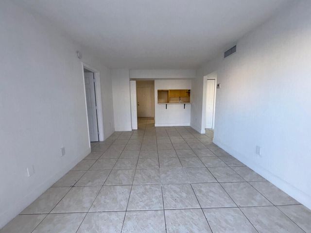 1095 W 77th Street 209, Hialeah, FL 33014