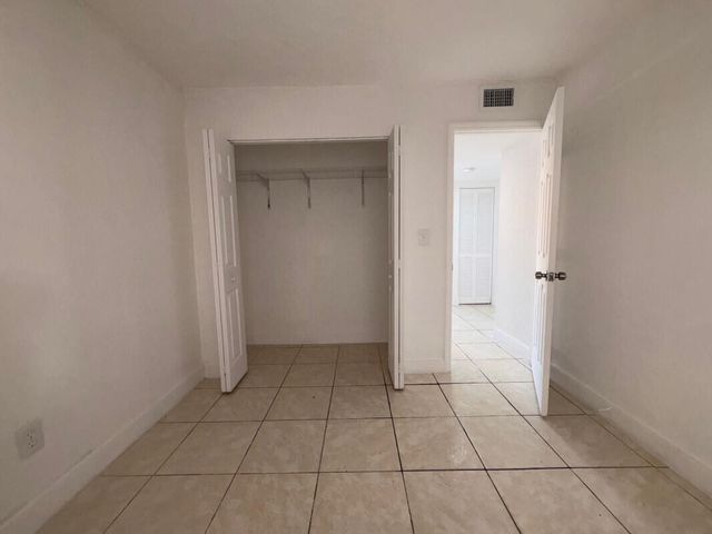 1095 W 77th Street 209, Hialeah, FL 33014
