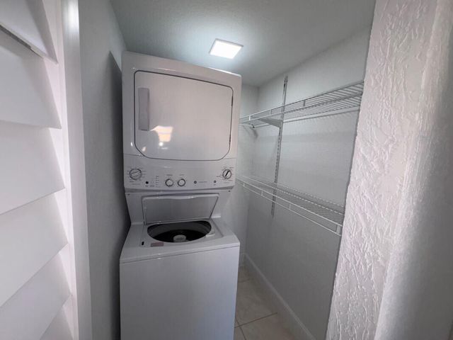 1095 W 77th Street 209, Hialeah, FL 33014