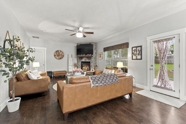 3512 N Brinnsfield Drive, Ozark, MO 65721