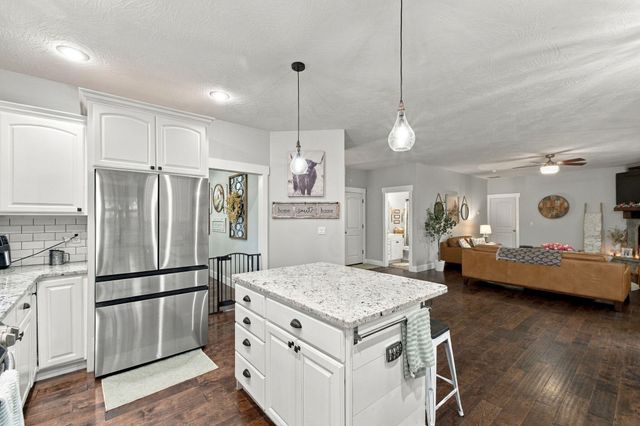 3512 N Brinnsfield Drive, Ozark, MO 65721