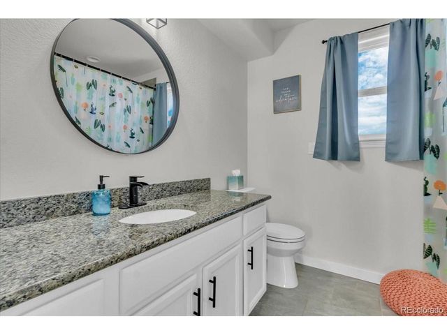 585 Canyonlands St, Berthoud, CO 80513