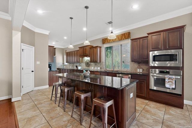 7427 Stonewall Hill, San Antonio, TX 78256