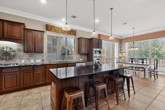 7427 Stonewall Hill, San Antonio, TX 78256