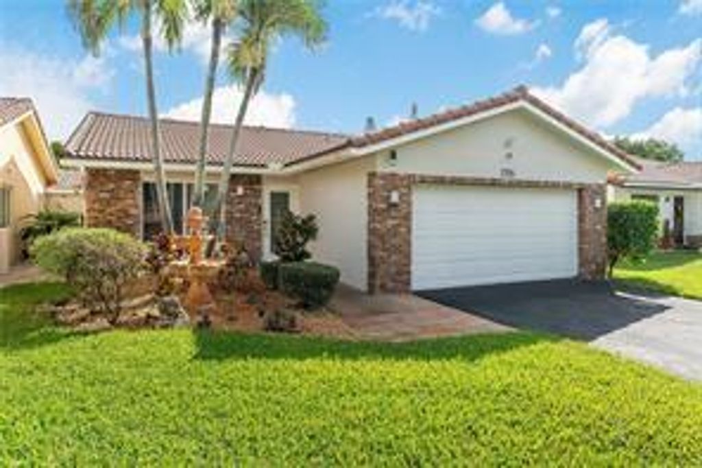 2755 NW 92nd Ave, Coral Springs, FL 33065