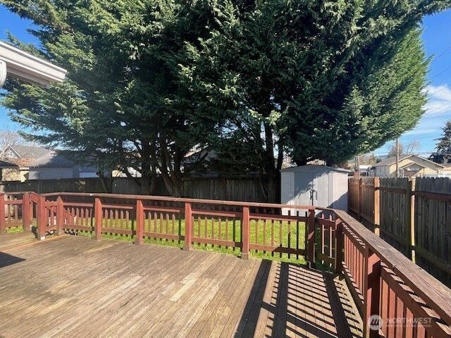 1314 S 4th Avenue, Kelso, WA 98626