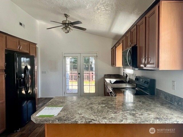 1314 S 4th Avenue, Kelso, WA 98626