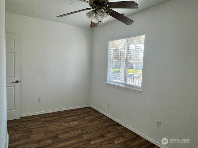 1314 S 4th Avenue, Kelso, WA 98626