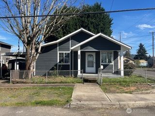1314 S 4th Avenue, Kelso, WA 98626