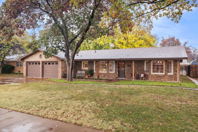 227 Cottonwood Lane, Levelland, TX 79336