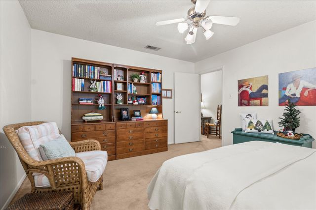 227 Cottonwood Lane, Levelland, TX 79336