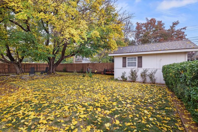 227 Cottonwood Lane, Levelland, TX 79336