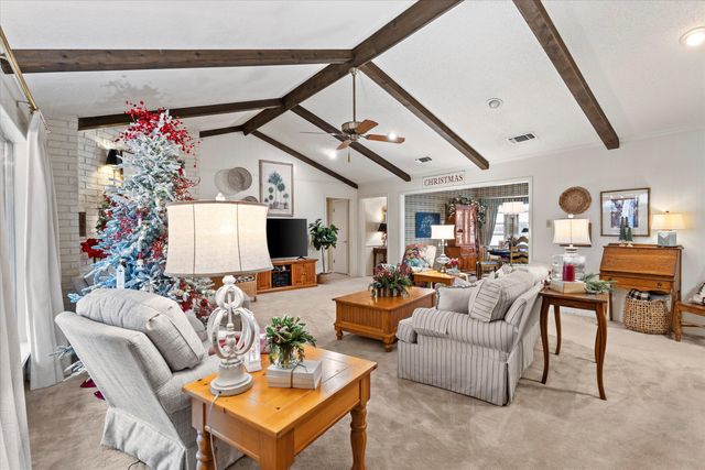 227 Cottonwood Lane, Levelland, TX 79336