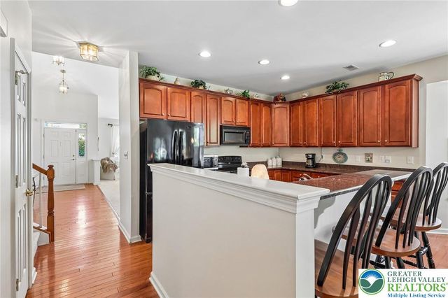 2141 Four Seasons Boulevard, Lower Macungie Twp, PA 18062