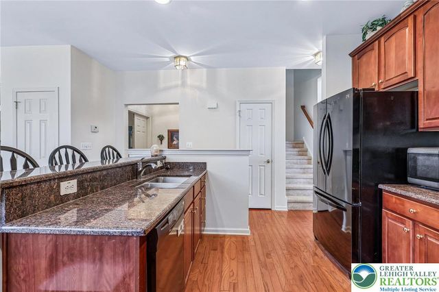 2141 Four Seasons Boulevard, Lower Macungie Twp, PA 18062