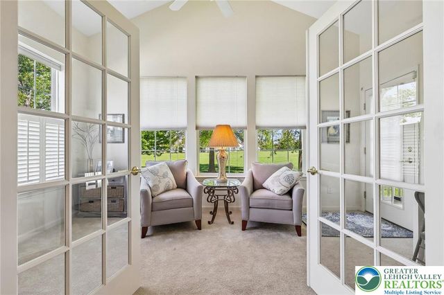 2141 Four Seasons Boulevard, Lower Macungie Twp, PA 18062