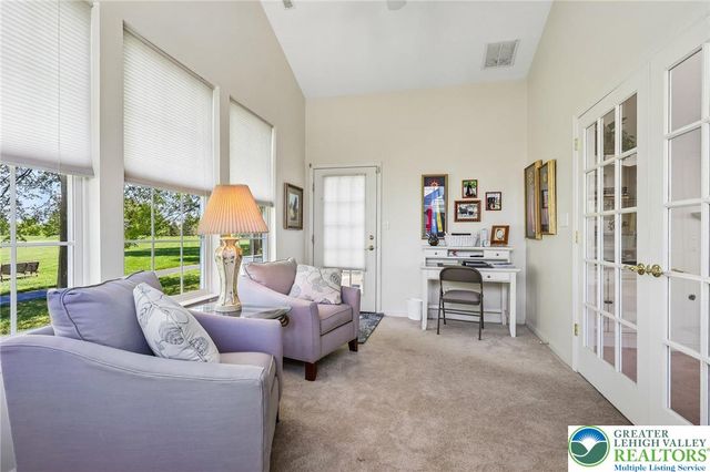 2141 Four Seasons Boulevard, Lower Macungie Twp, PA 18062
