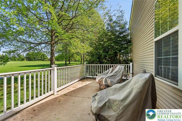 2141 Four Seasons Boulevard, Lower Macungie Twp, PA 18062