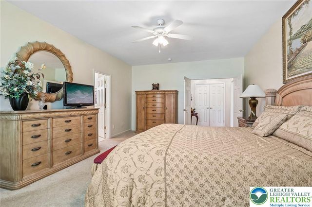 2141 Four Seasons Boulevard, Lower Macungie Twp, PA 18062