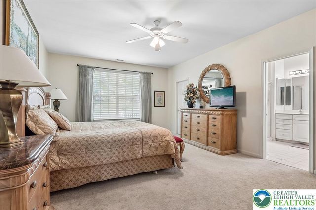 2141 Four Seasons Boulevard, Lower Macungie Twp, PA 18062