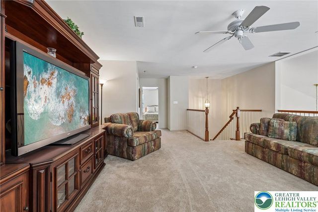2141 Four Seasons Boulevard, Lower Macungie Twp, PA 18062