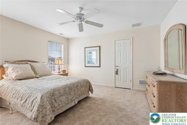 2141 Four Seasons Boulevard, Lower Macungie Twp, PA 18062