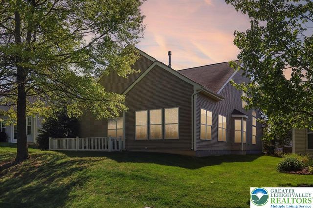 2141 Four Seasons Boulevard, Lower Macungie Twp, PA 18062