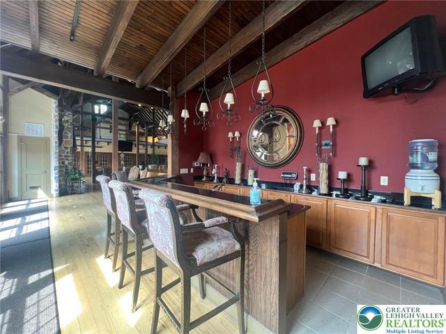 2141 Four Seasons Boulevard, Lower Macungie Twp, PA 18062