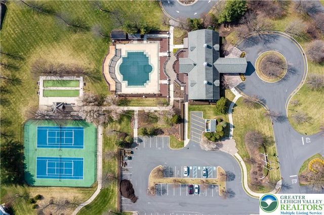 2141 Four Seasons Boulevard, Lower Macungie Twp, PA 18062