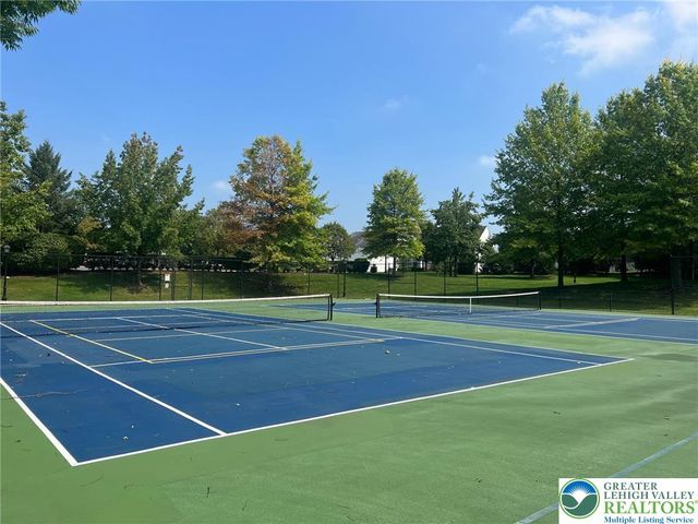 2141 Four Seasons Boulevard, Lower Macungie Twp, PA 18062