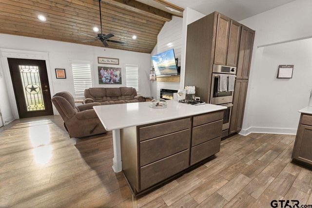 309 N Bois D Arc St, Van, TX 75790