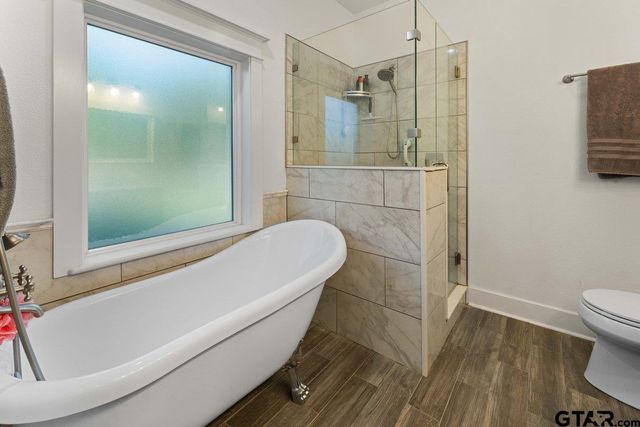 309 N Bois D Arc St, Van, TX 75790