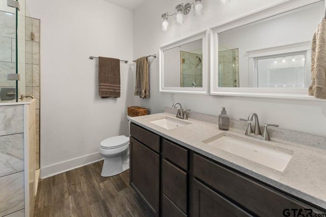 309 N Bois D Arc St, Van, TX 75790