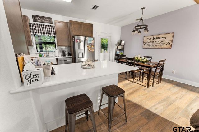 309 N Bois D Arc St, Van, TX 75790