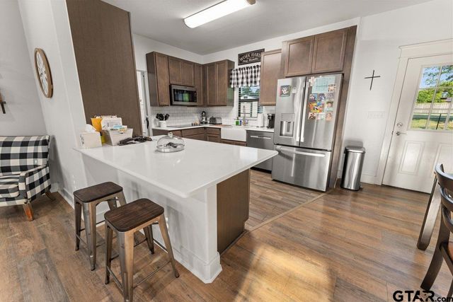 309 N Bois D Arc St, Van, TX 75790