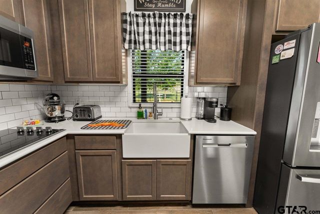 309 N Bois D Arc St, Van, TX 75790