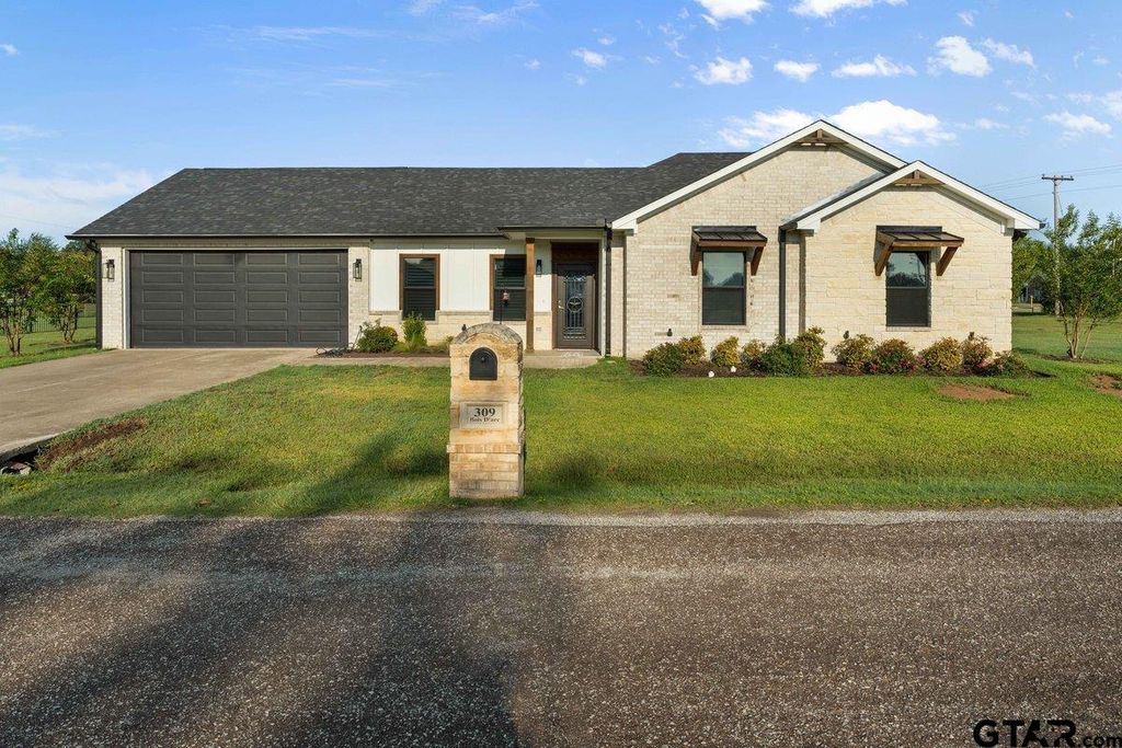 309 N Bois D Arc St, Van, TX 75790